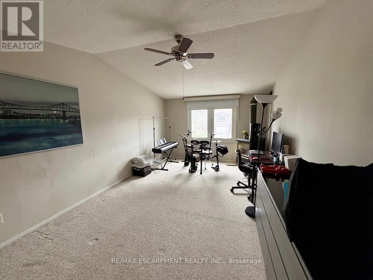 4313 Lee Drive, Mississauga, Ontario  L4W 4A9 - Photo 17 - W13021880