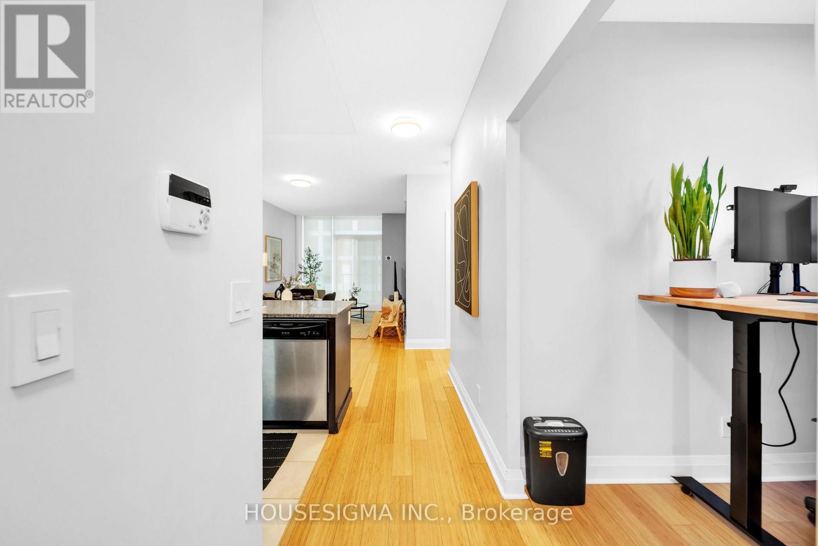 208 - 1185 The Queensway, Toronto (Islington-City Centre West), Ontario  M8Z 0C6 - Photo 4 - W13021910