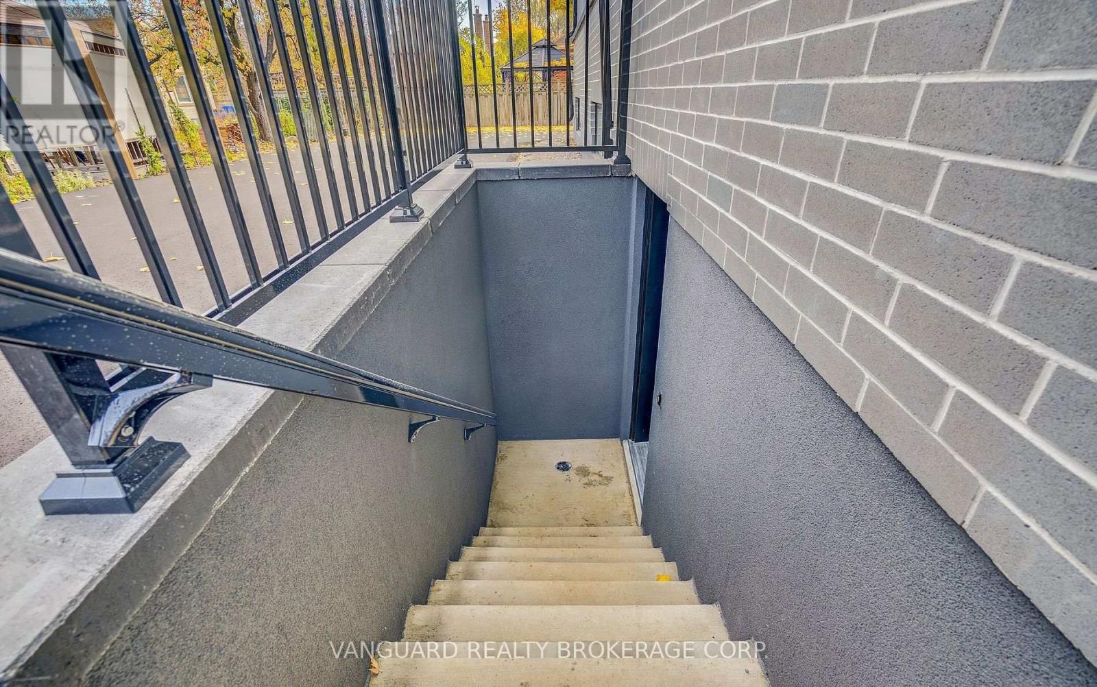 1937 Lawrence Avenue W, Toronto, Ontario  M9N 1G8 - Photo 9 - W13021948