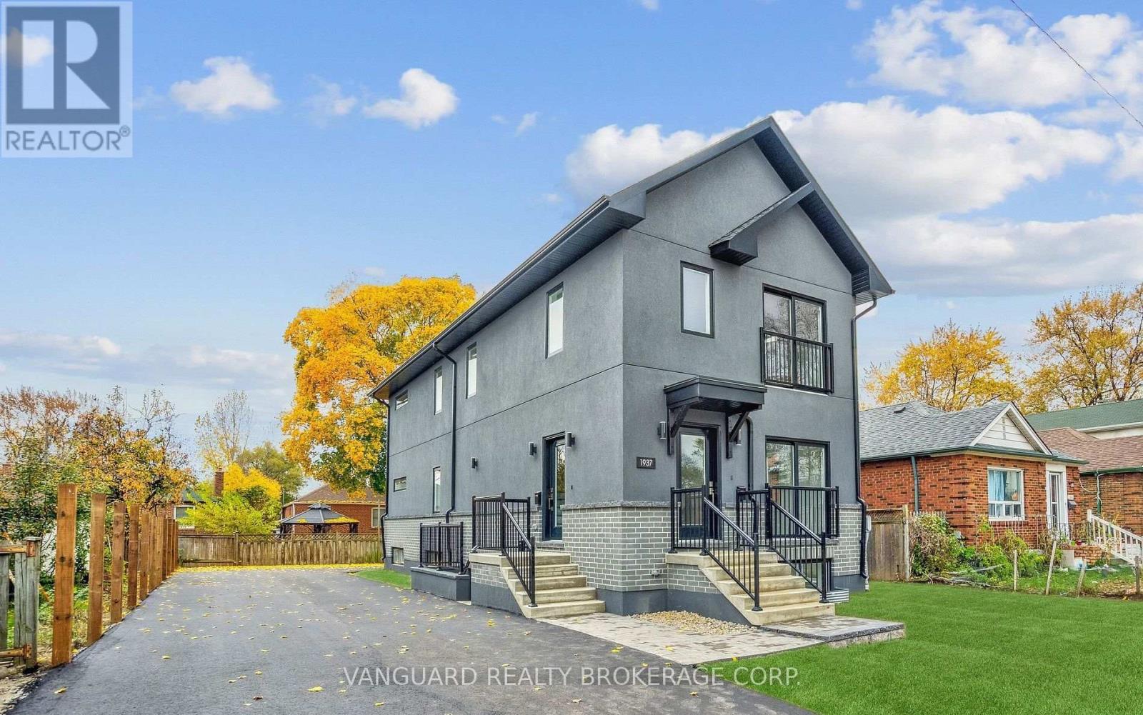 1937 LAWRENCE AVENUE W, Toronto, Ontario