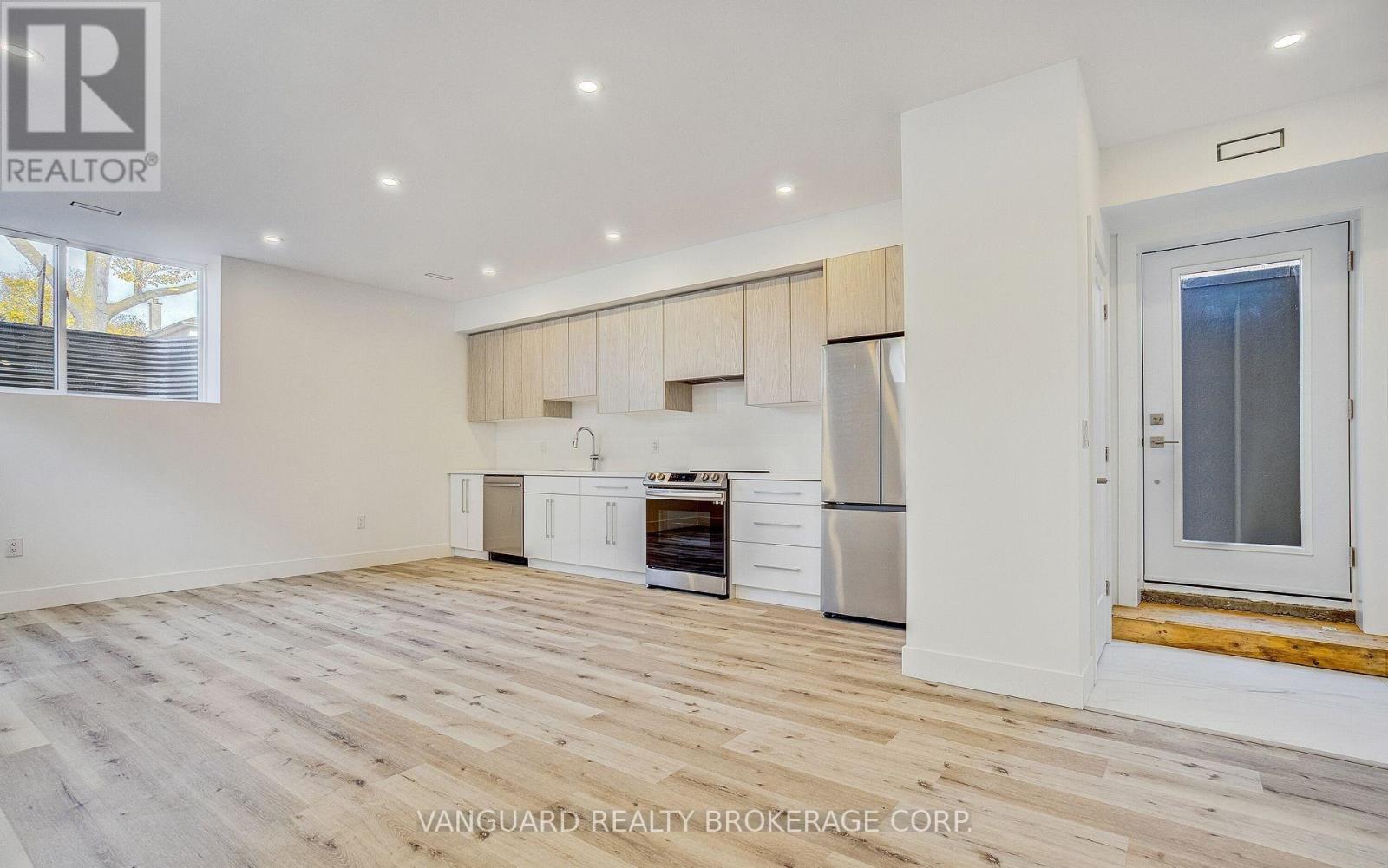 1937 Lawrence Avenue W, Toronto (Weston), Ontario  M9N 1G8 - Photo 12 - W13021966