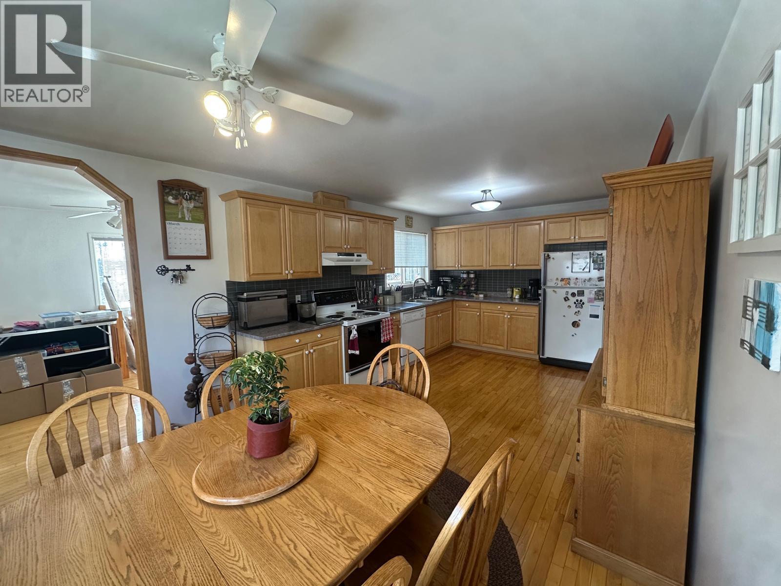 4917 45 Street NE, Chetwynd, British Columbia  V0C 1J0 - Photo 6 - 10379090