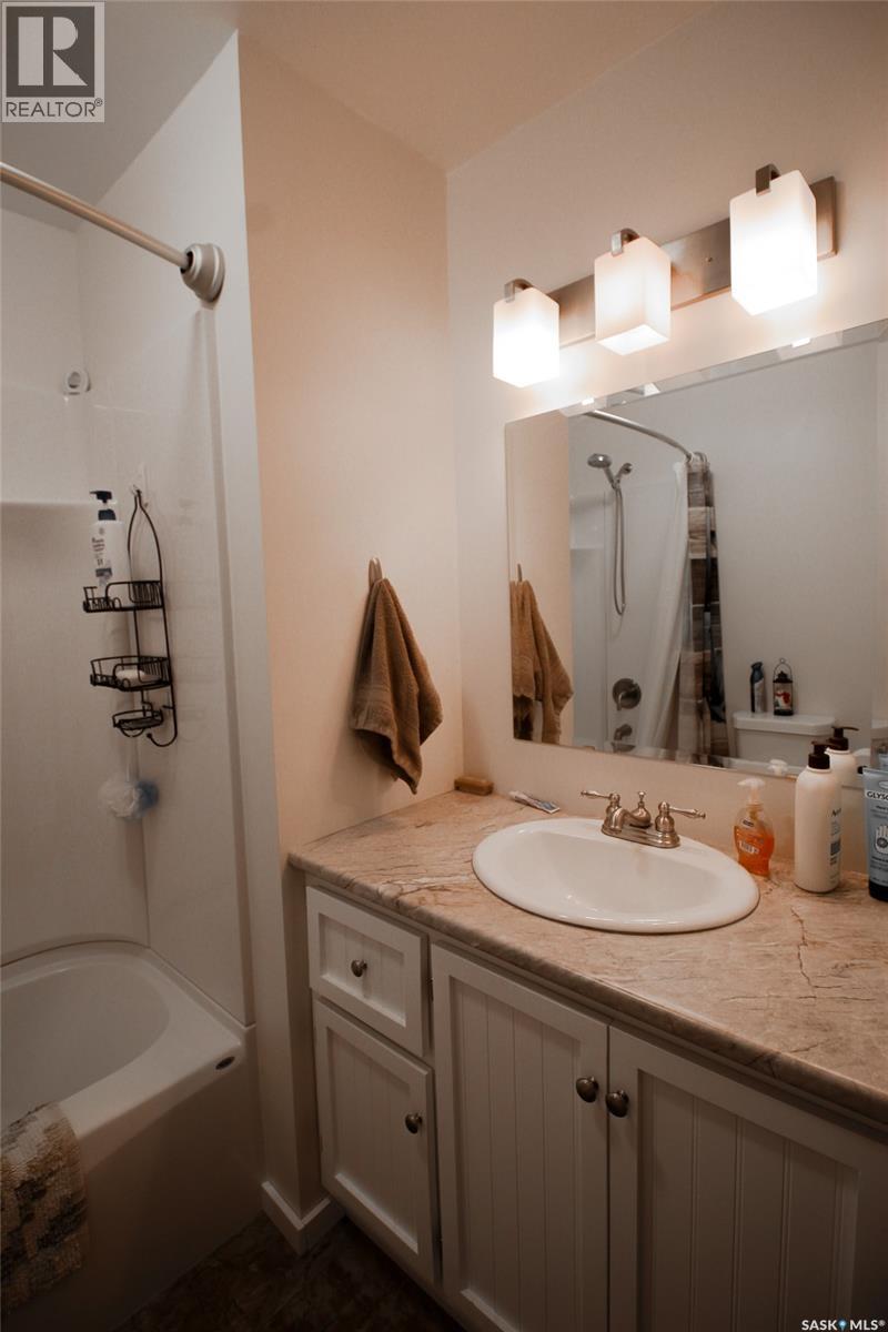 612 9th Street W, Shaunavon, Saskatchewan  S0N 2M0 - Photo 12 - SK033445