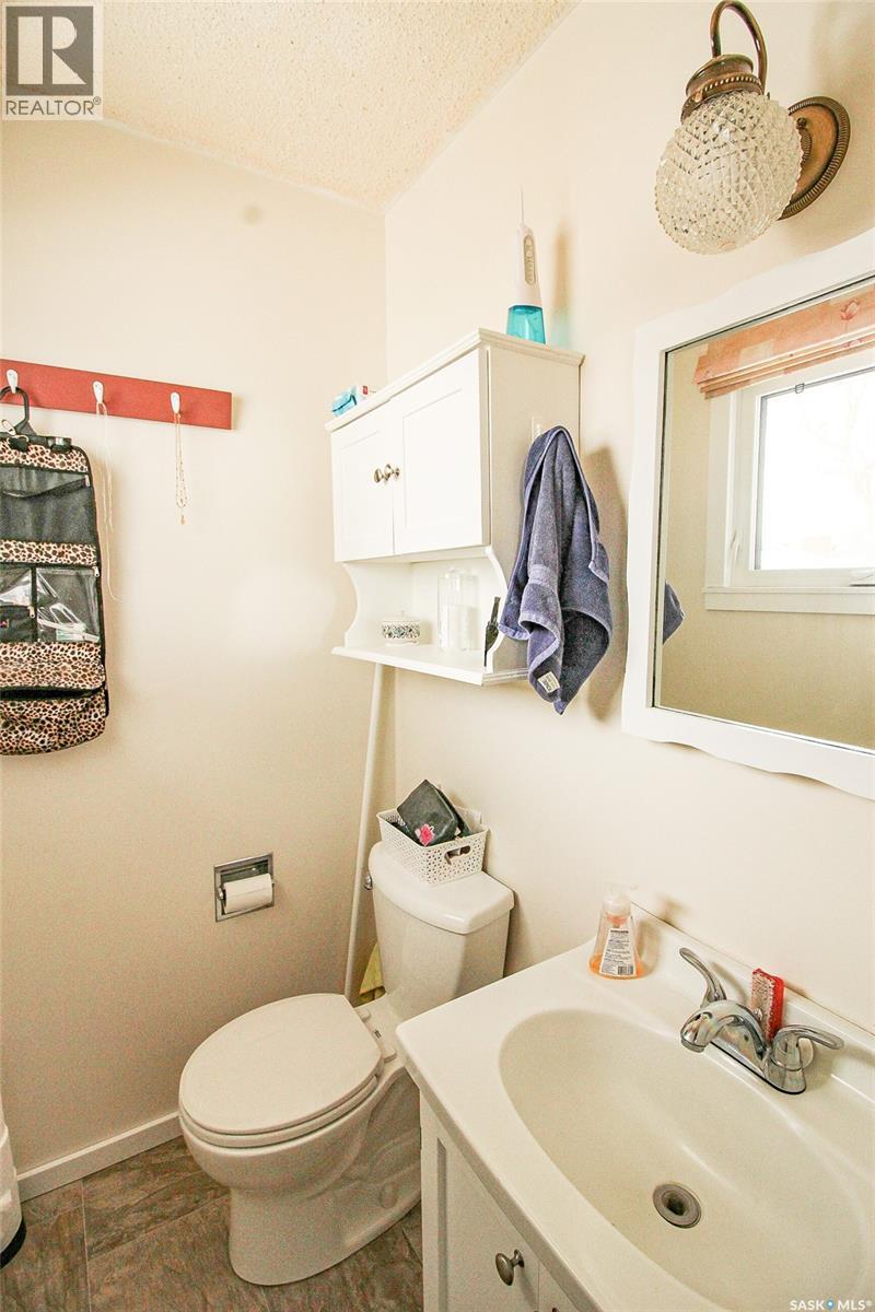 612 9th Street W, Shaunavon, Saskatchewan  S0N 2M0 - Photo 21 - SK033445