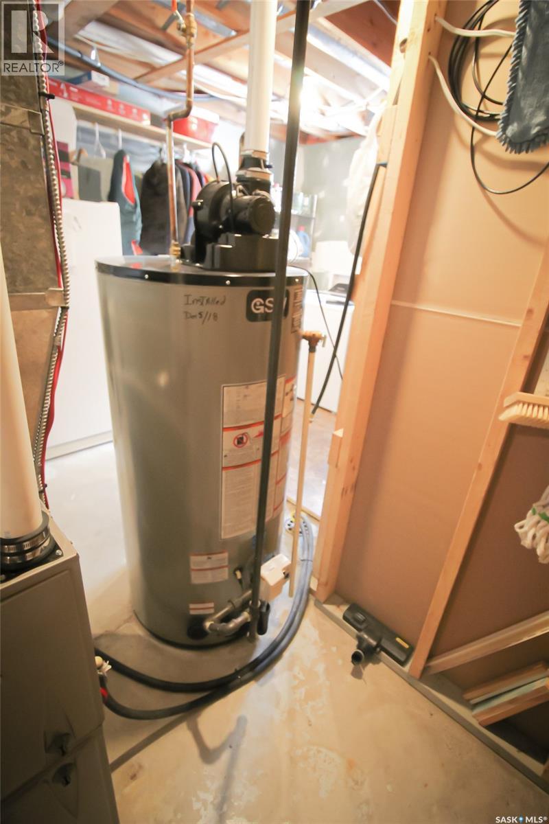 612 9th Street W, Shaunavon, Saskatchewan  S0N 2M0 - Photo 32 - SK033445