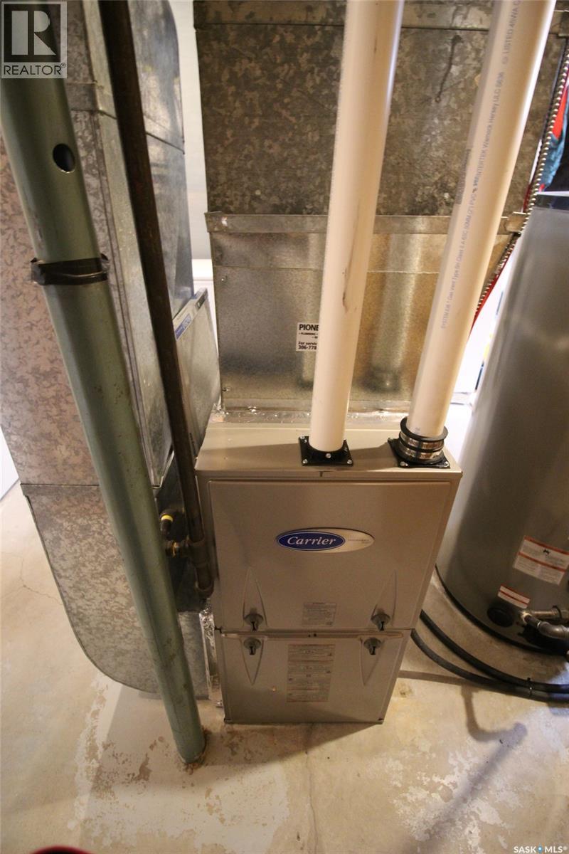 612 9th Street W, Shaunavon, Saskatchewan  S0N 2M0 - Photo 33 - SK033445