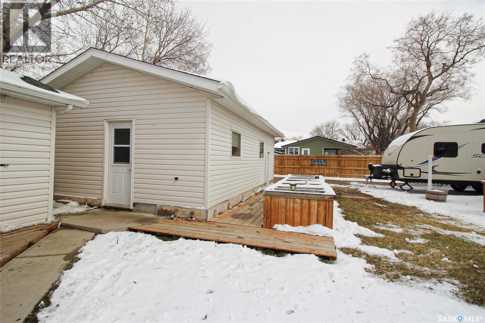 612 9th Street W, Shaunavon, Saskatchewan  S0N 2M0 - Photo 38 - SK033445