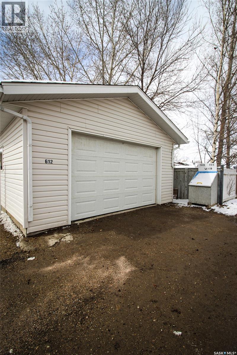 612 9th Street W, Shaunavon, Saskatchewan  S0N 2M0 - Photo 43 - SK033445