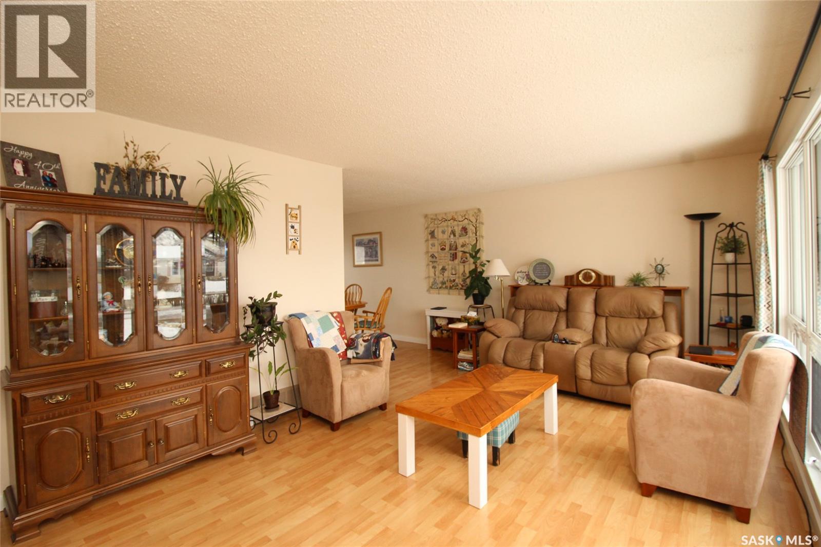 612 9th Street W, Shaunavon, Saskatchewan  S0N 2M0 - Photo 7 - SK033445