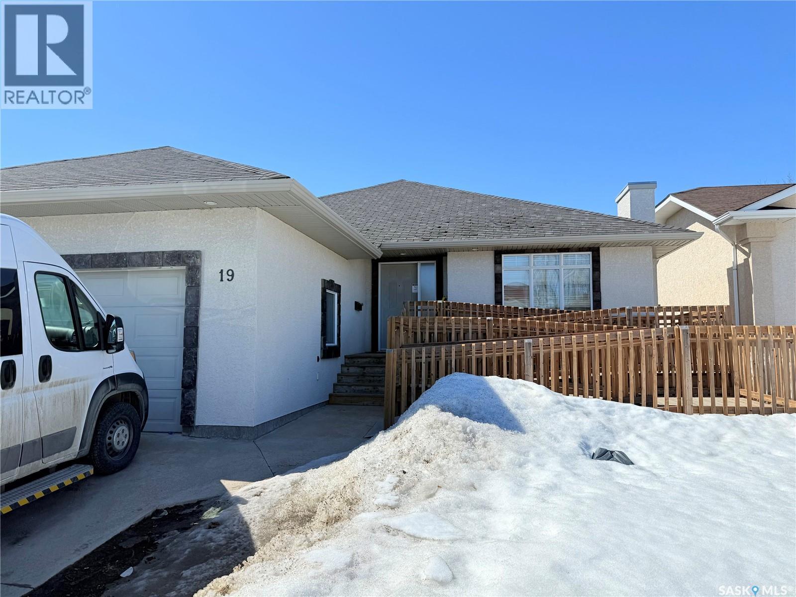 19 Kernaghan CRESCENT, Prince Albert, Saskatchewan