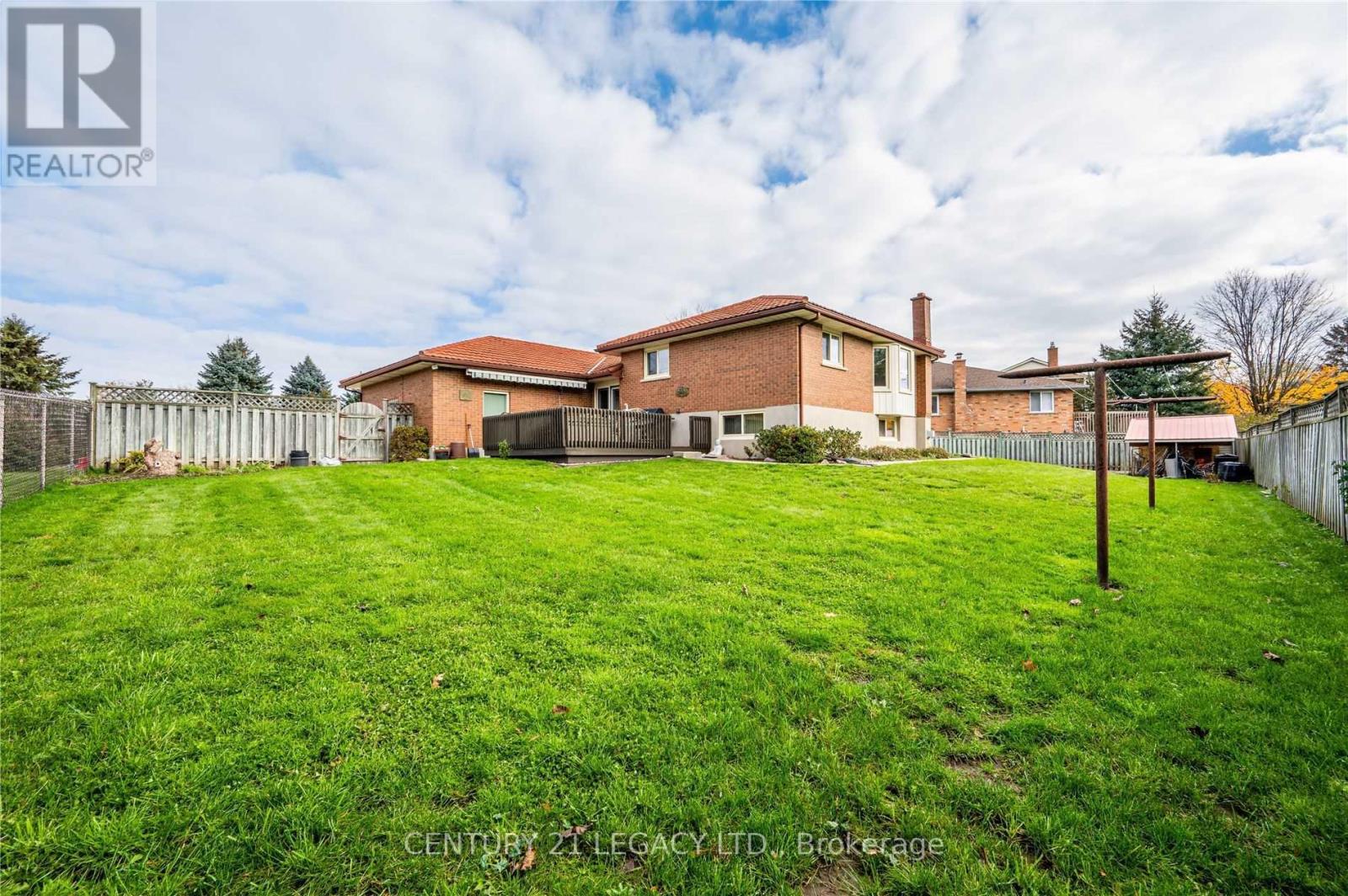 (Upper) - 2067 Old Mill Road, Kitchener, Ontario  N2P 1E4 - Photo 12 - X13021858