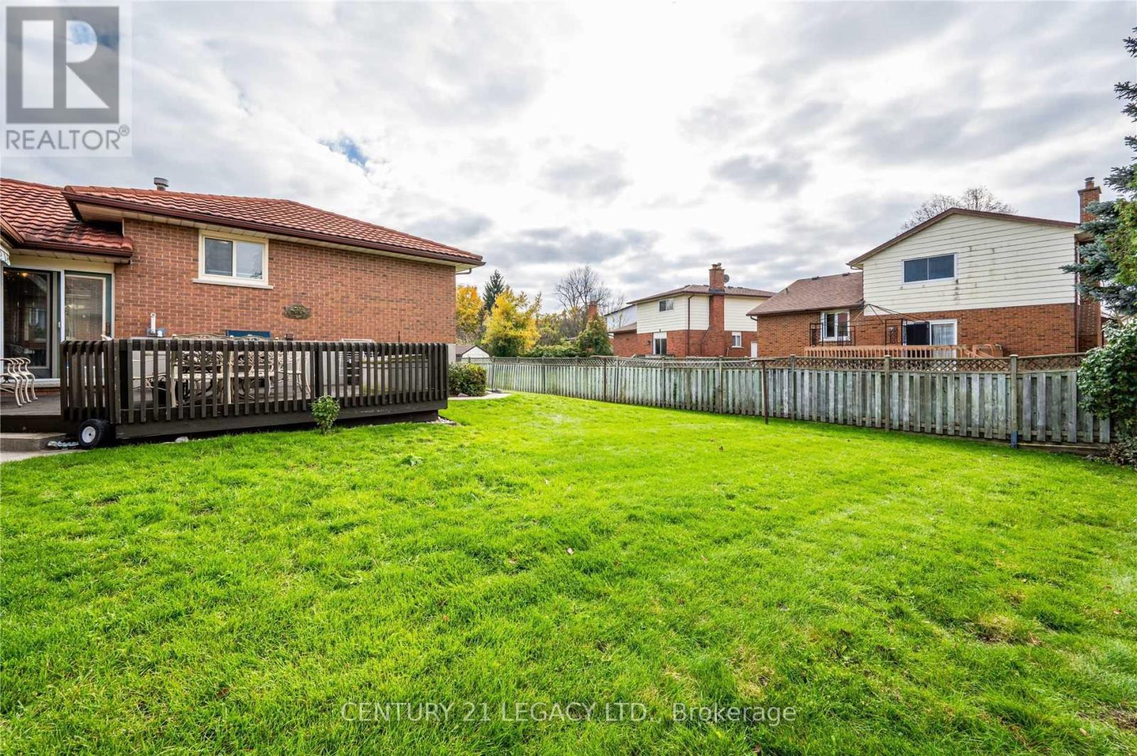 (Upper) - 2067 Old Mill Road, Kitchener, Ontario  N2P 1E4 - Photo 9 - X13021858