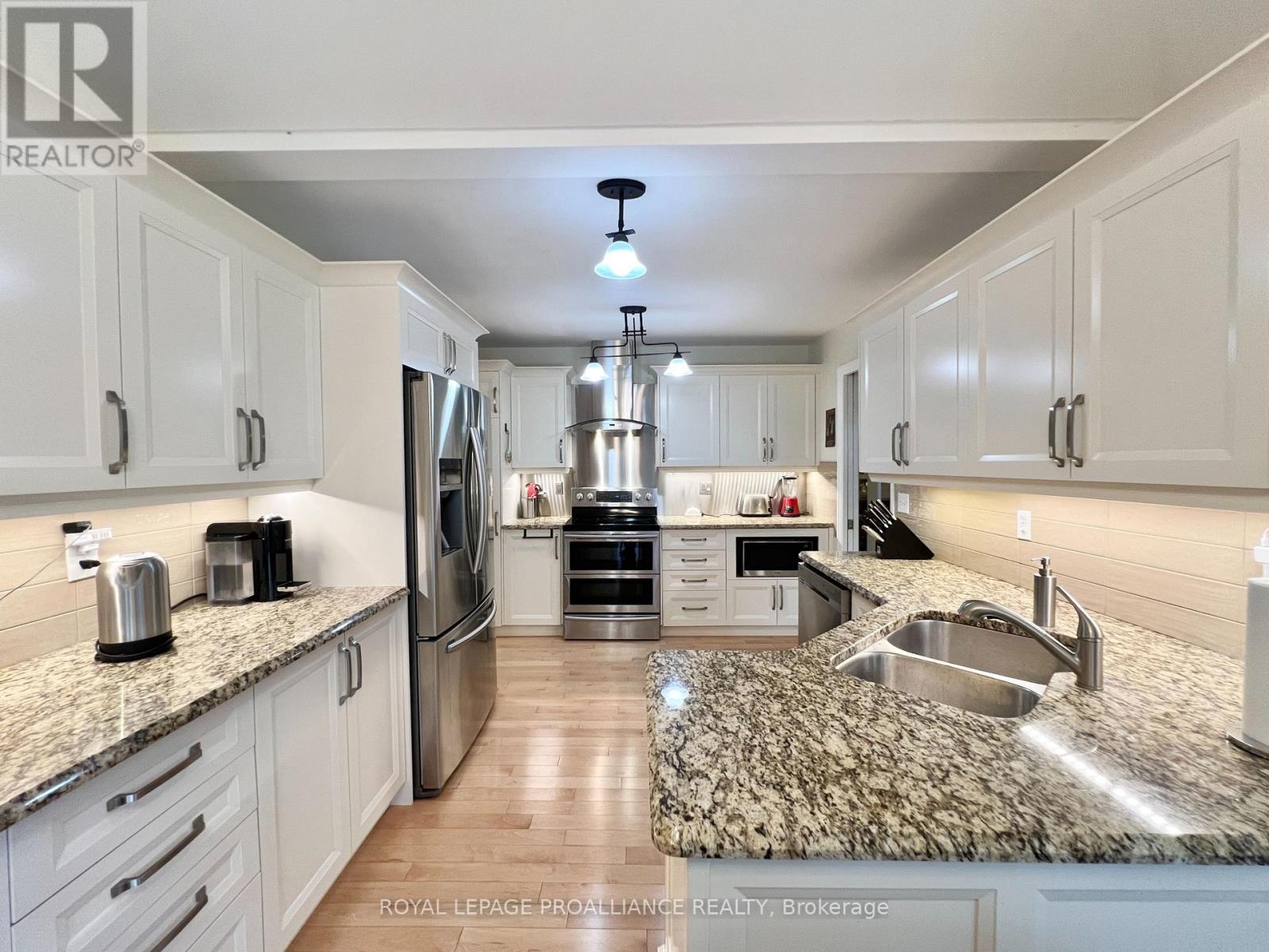 20 Georgian Court, Belleville, Ontario  K8N 5R3 - Photo 18 - X12877448