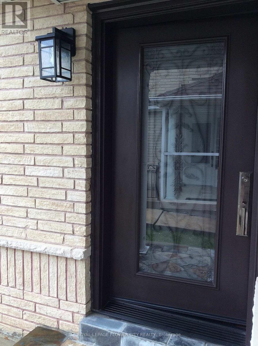 30 Condotti Drive, Vaughan, Ontario  L4H 2C8 - Photo 3 - N12987158