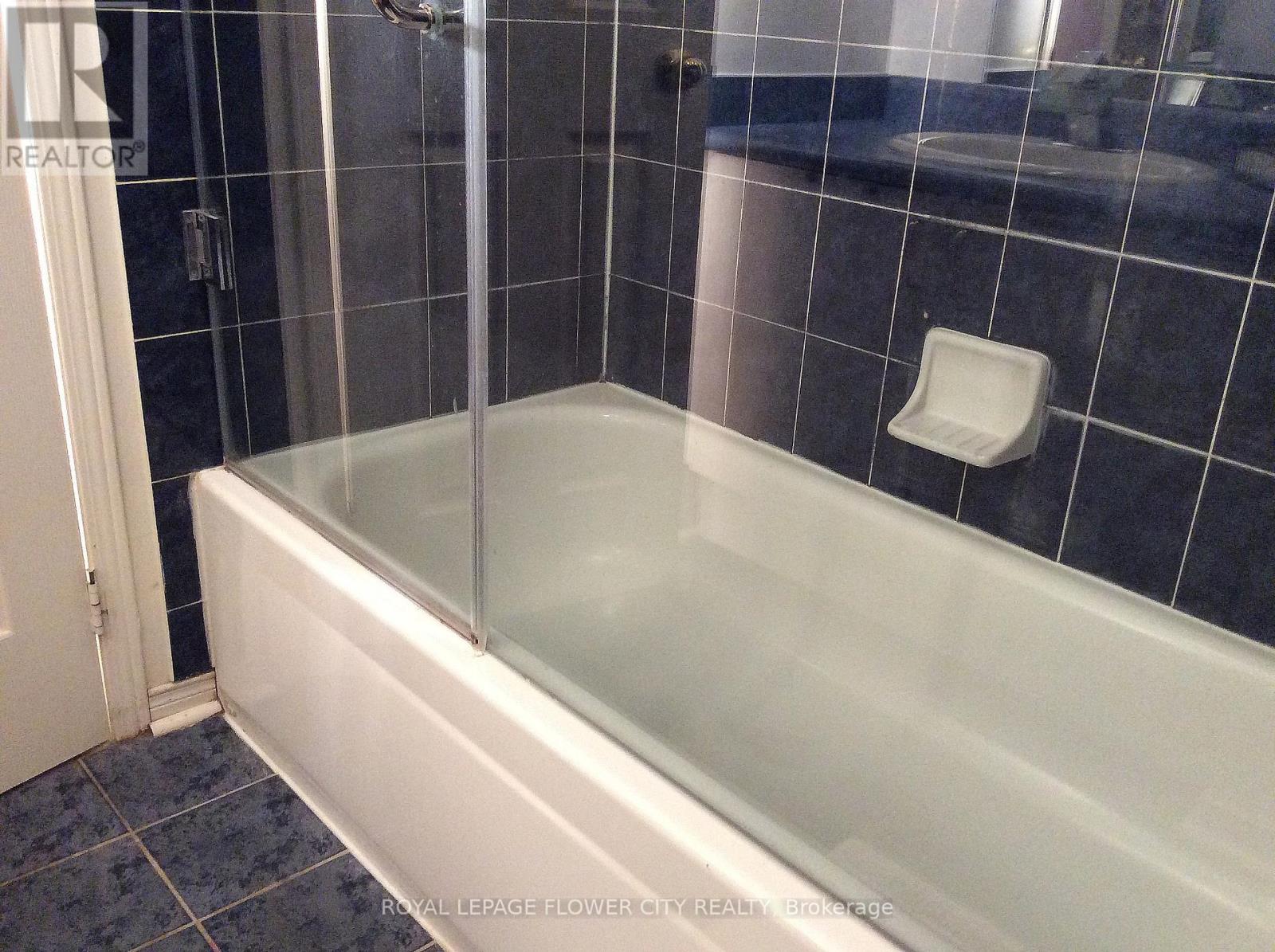 30 Condotti Drive, Vaughan, Ontario  L4H 2C8 - Photo 23 - N12987158