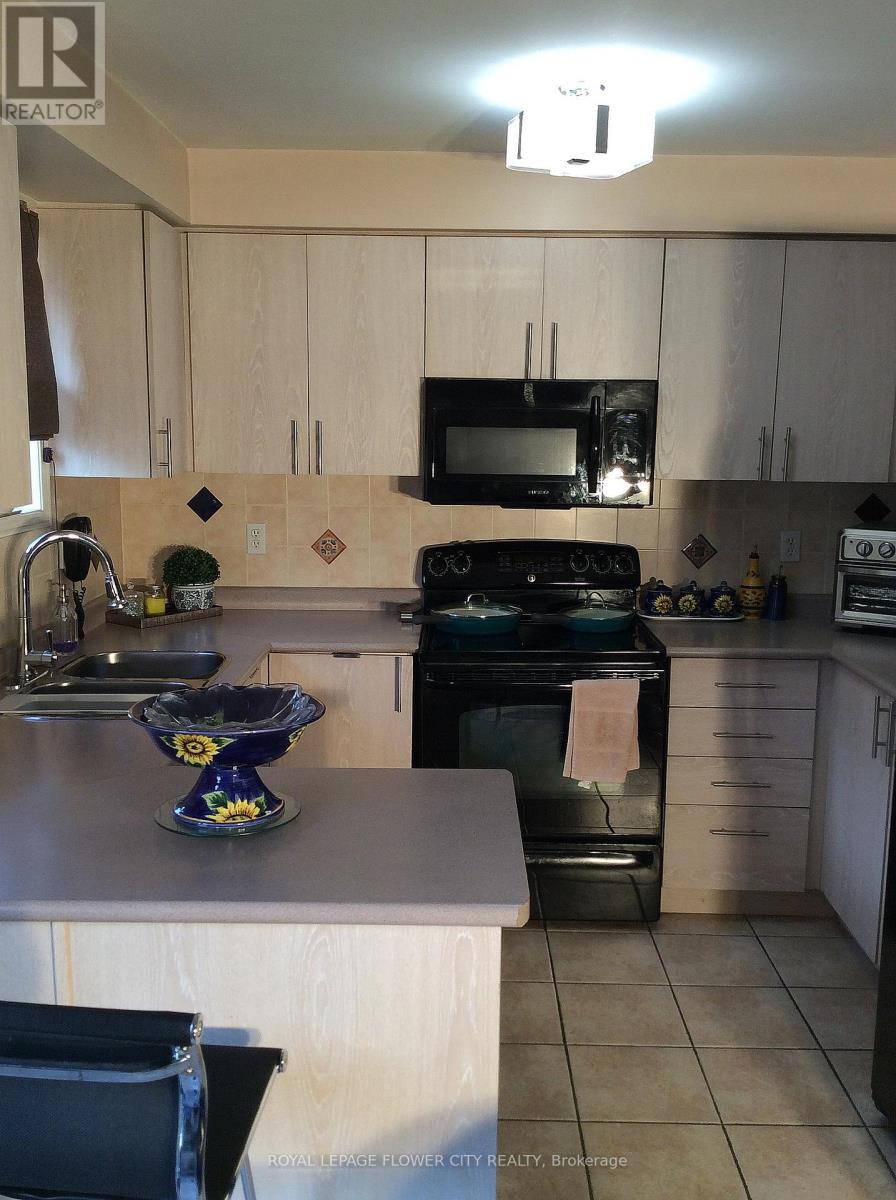 30 Condotti Drive, Vaughan, Ontario  L4H 2C8 - Photo 8 - N12987158