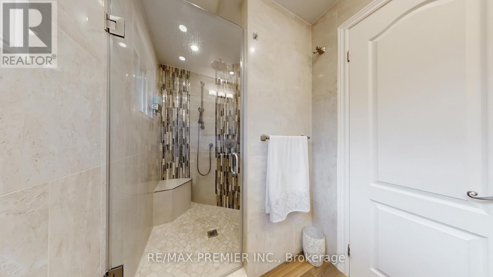 9 Tilden Crescent, Toronto, Ontario  M9P 1V6 - Photo 25 - W13021554