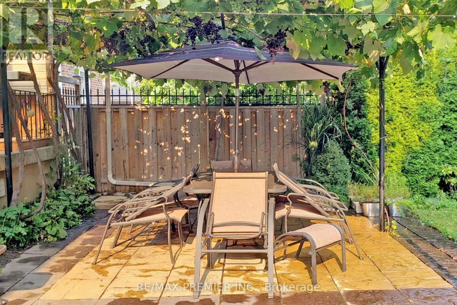 9 Tilden Crescent, Toronto, Ontario  M9P 1V6 - Photo 43 - W13021554