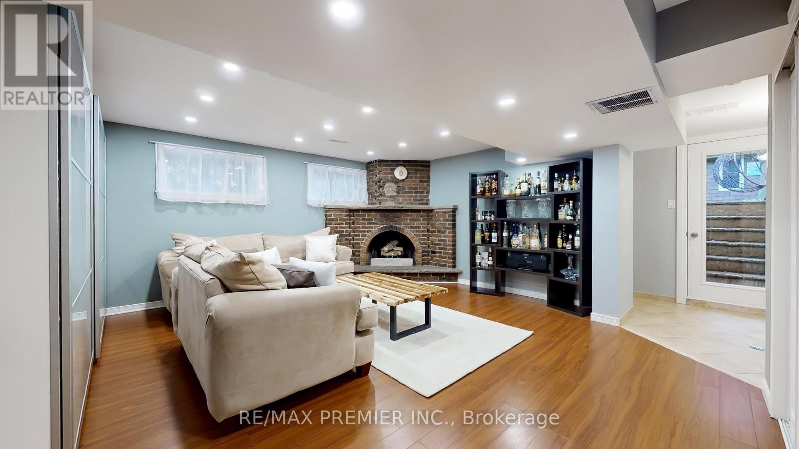 9 Tilden Crescent, Toronto, Ontario  M9P 1V6 - Photo 26 - W13021554