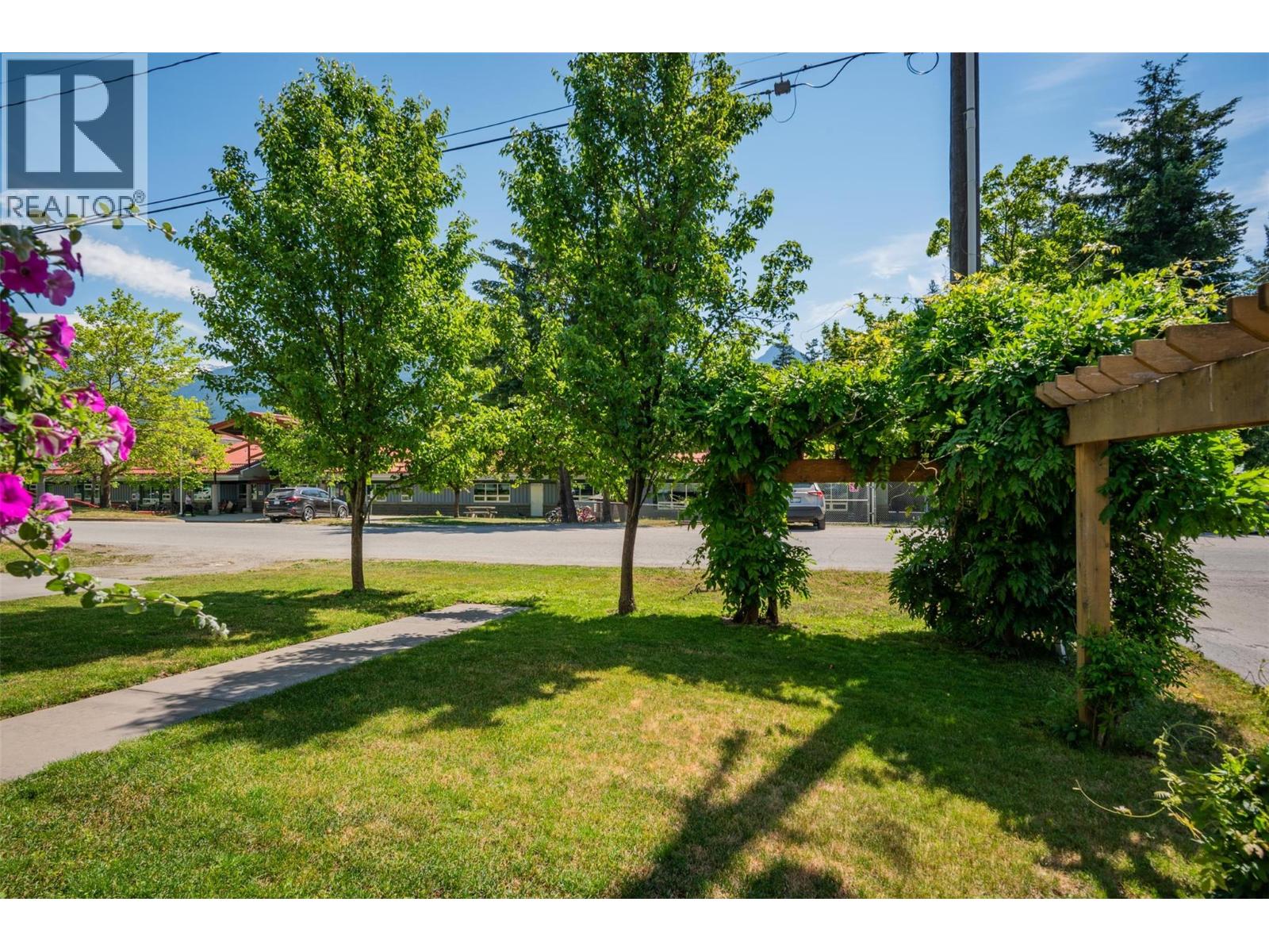 509 6th Street, Kaslo, British Columbia  V0G 1M0 - Photo 16 - 10383125