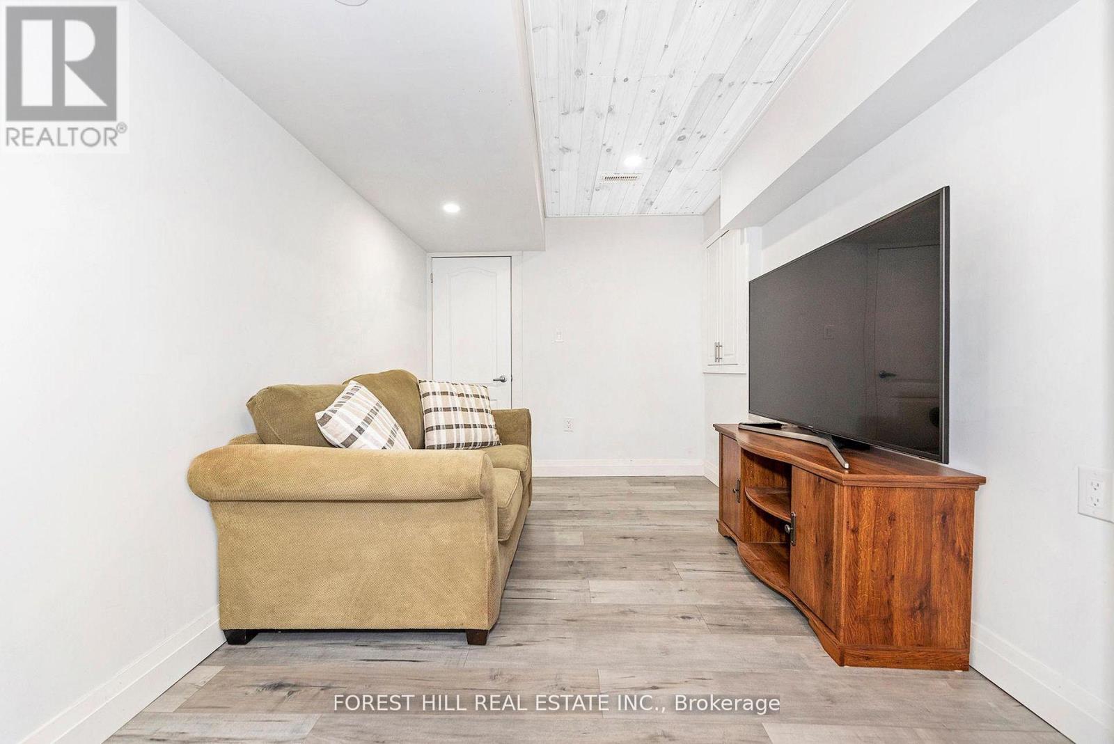 488 LINDEN DRIVE Cambridge, ON N3H 5L5