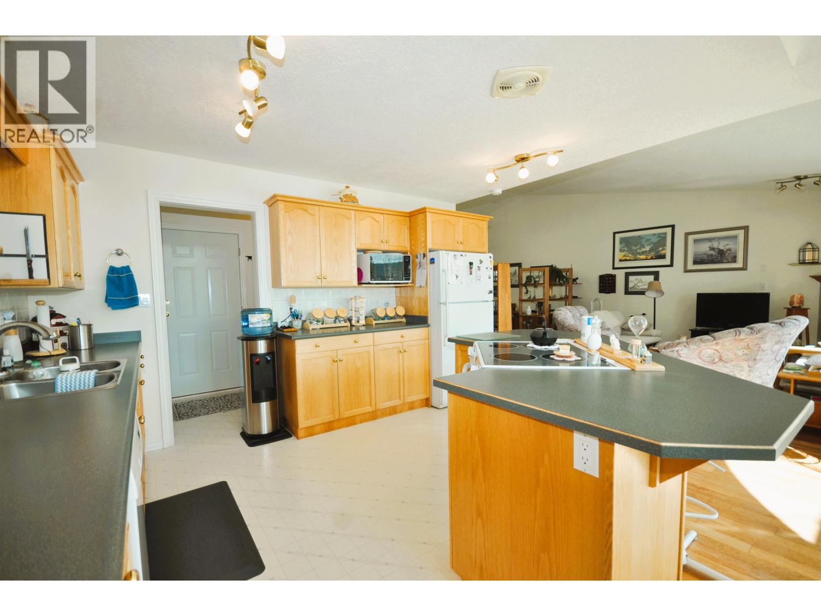 10 11 Eagle Crescent, Williams Lake, British Columbia  V2R 4R6 - Photo 13 - R3113483