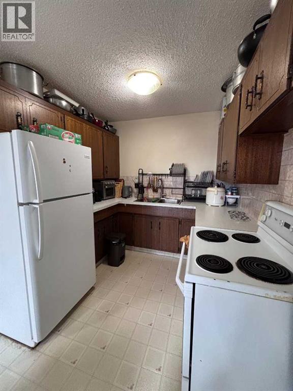 5, 1234 9 Avenue N, Lethbridge, Alberta  T1H 1G7 - Photo 3 - A2303604