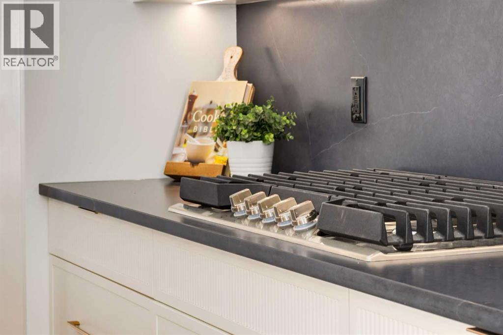 631 28 Avenue NW, Calgary, Alberta  T2M 2L2 - Photo 8 - A2276819