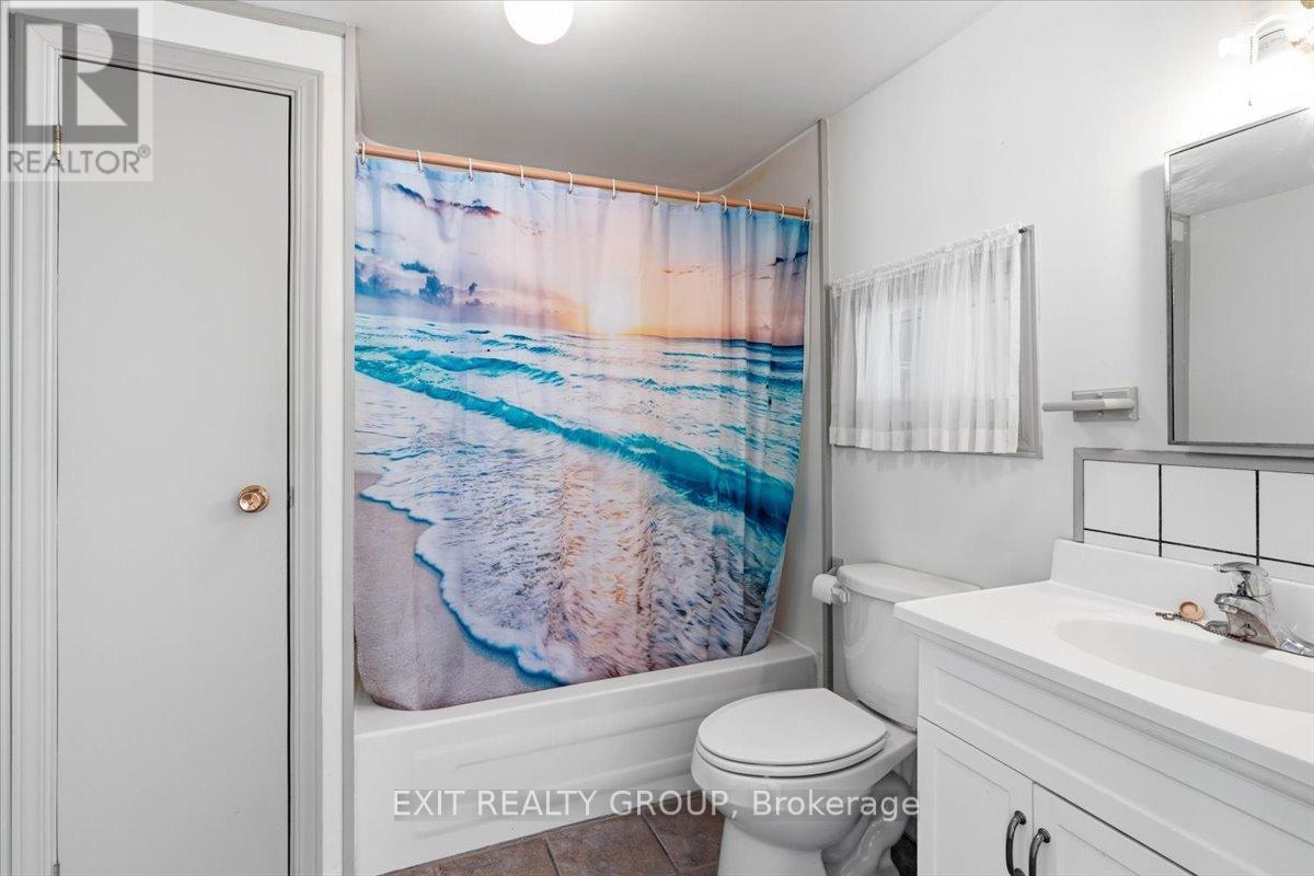 1083 Lakeside Drive, Prince Edward County (Ameliasburg Ward), Ontario  K0K 1T0 - Photo 10 - X13022136