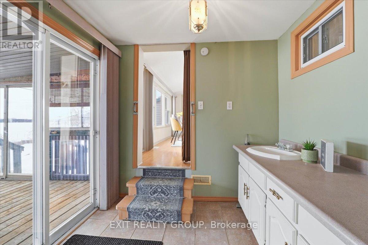 1083 Lakeside Drive, Prince Edward County (Ameliasburg Ward), Ontario  K0K 1T0 - Photo 18 - X13022136