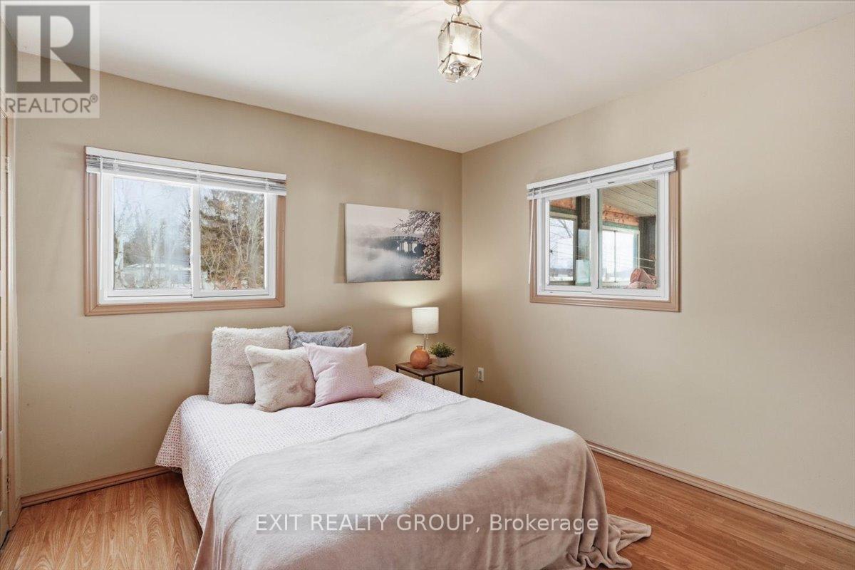 1083 Lakeside Drive, Prince Edward County (Ameliasburg Ward), Ontario  K0K 1T0 - Photo 19 - X13022136