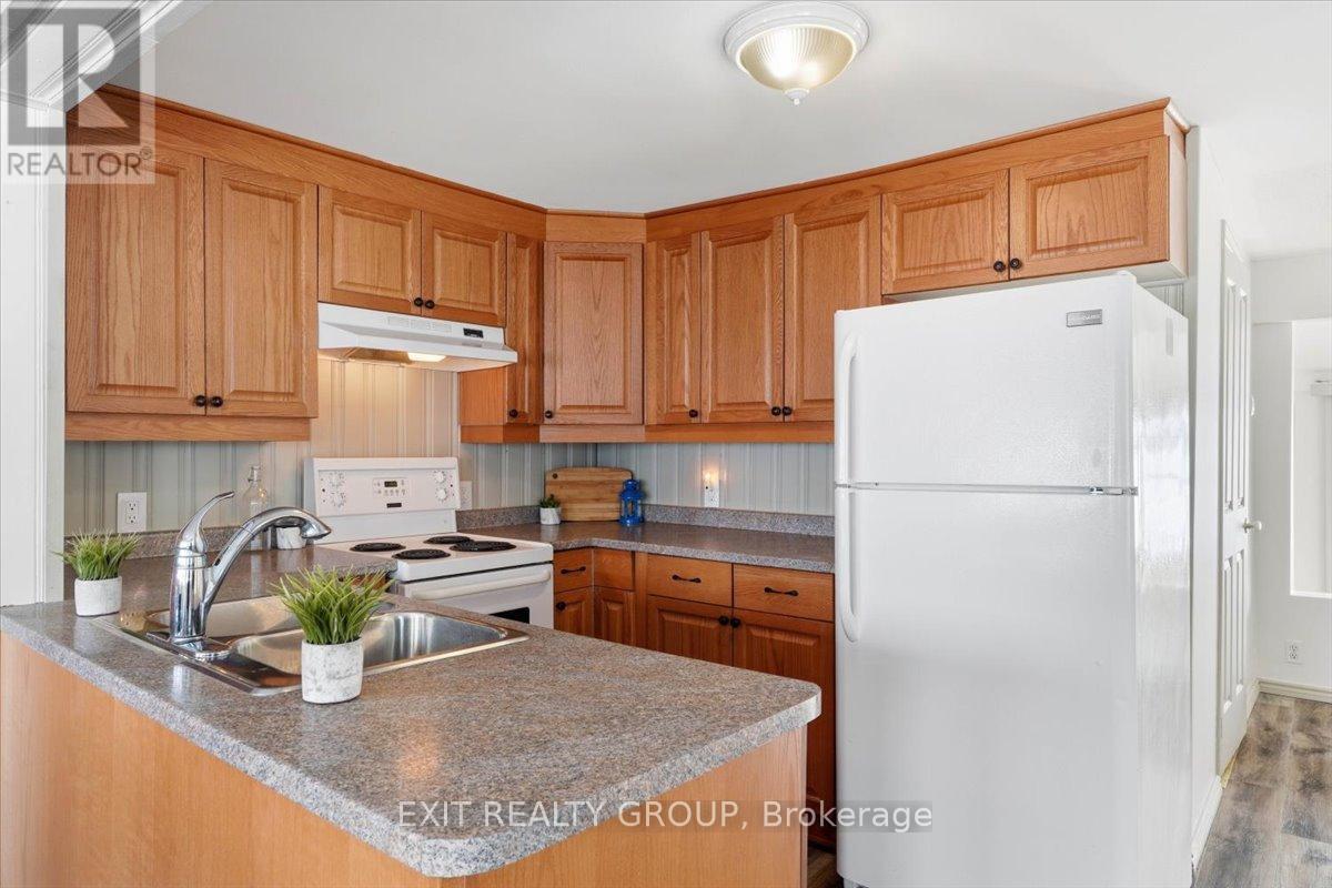 1083 Lakeside Drive, Prince Edward County (Ameliasburg Ward), Ontario  K0K 1T0 - Photo 26 - X13022136