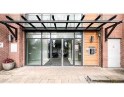 215 13733 107A AVENUE, Surrey, British Columbia