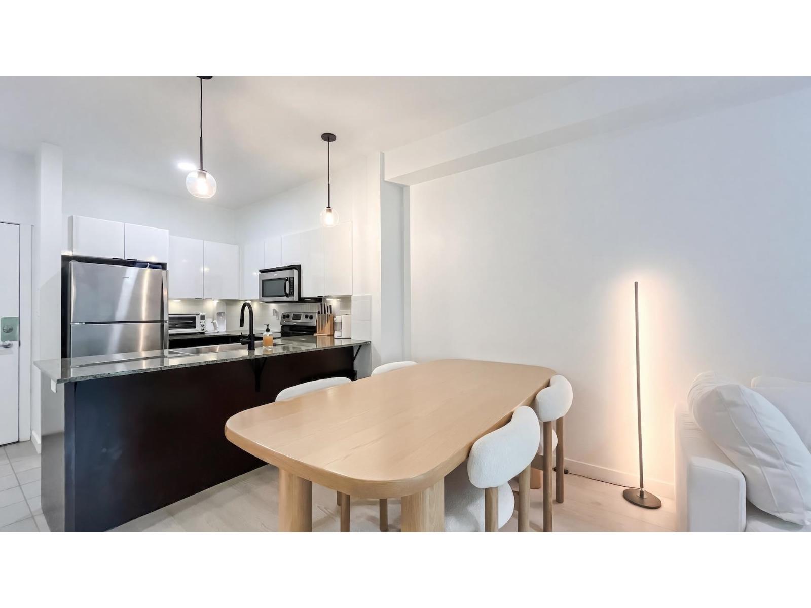 215 13733 107a Avenue, Surrey, British Columbia  V3T 0B7 - Photo 7 - R3113571