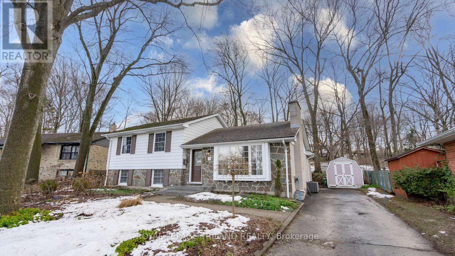 7 BRIARHILL PLACE, London East, Ontario