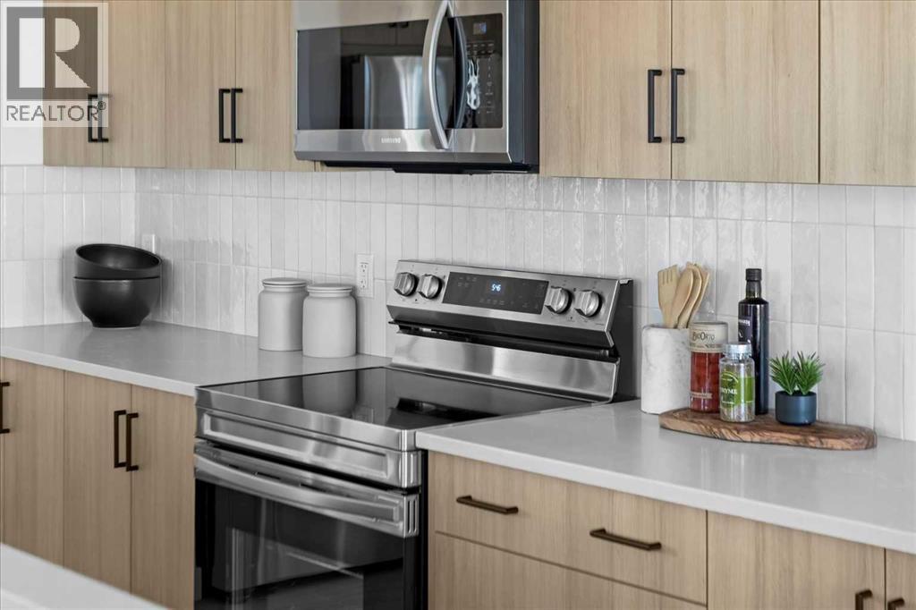 198 Greystone Boulevard, Cochrane, Alberta  T4C 3K3 - Photo 10 - A2300498