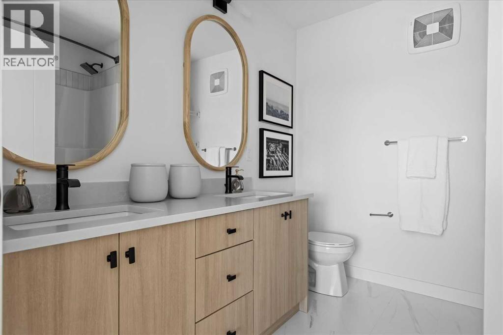 198 Greystone Boulevard, Cochrane, Alberta  T4C 3K3 - Photo 2 - A2300498