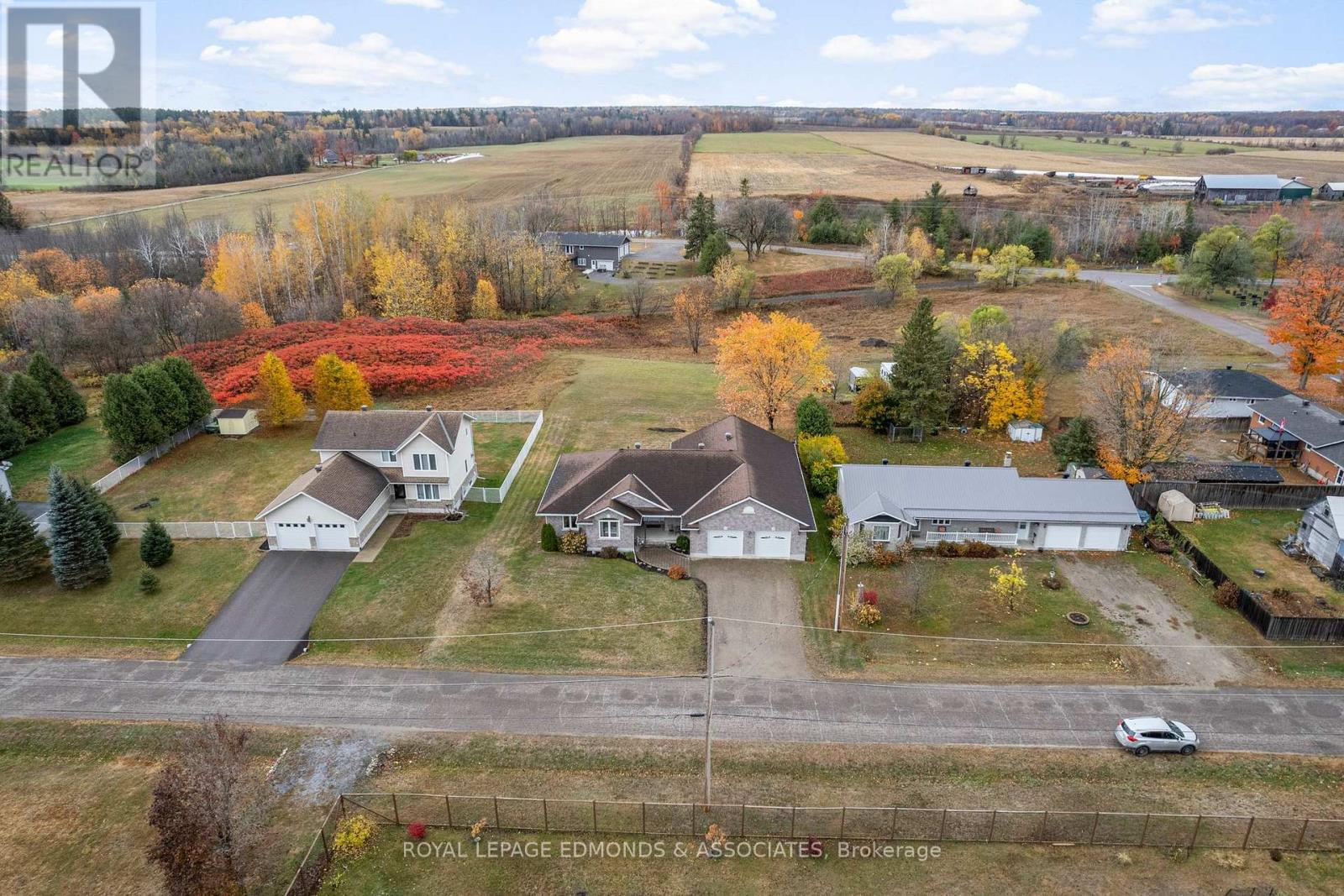 17 Minto Street, Whitewater Region, Ontario  K0J 1C0 - Photo 47 - X13022032