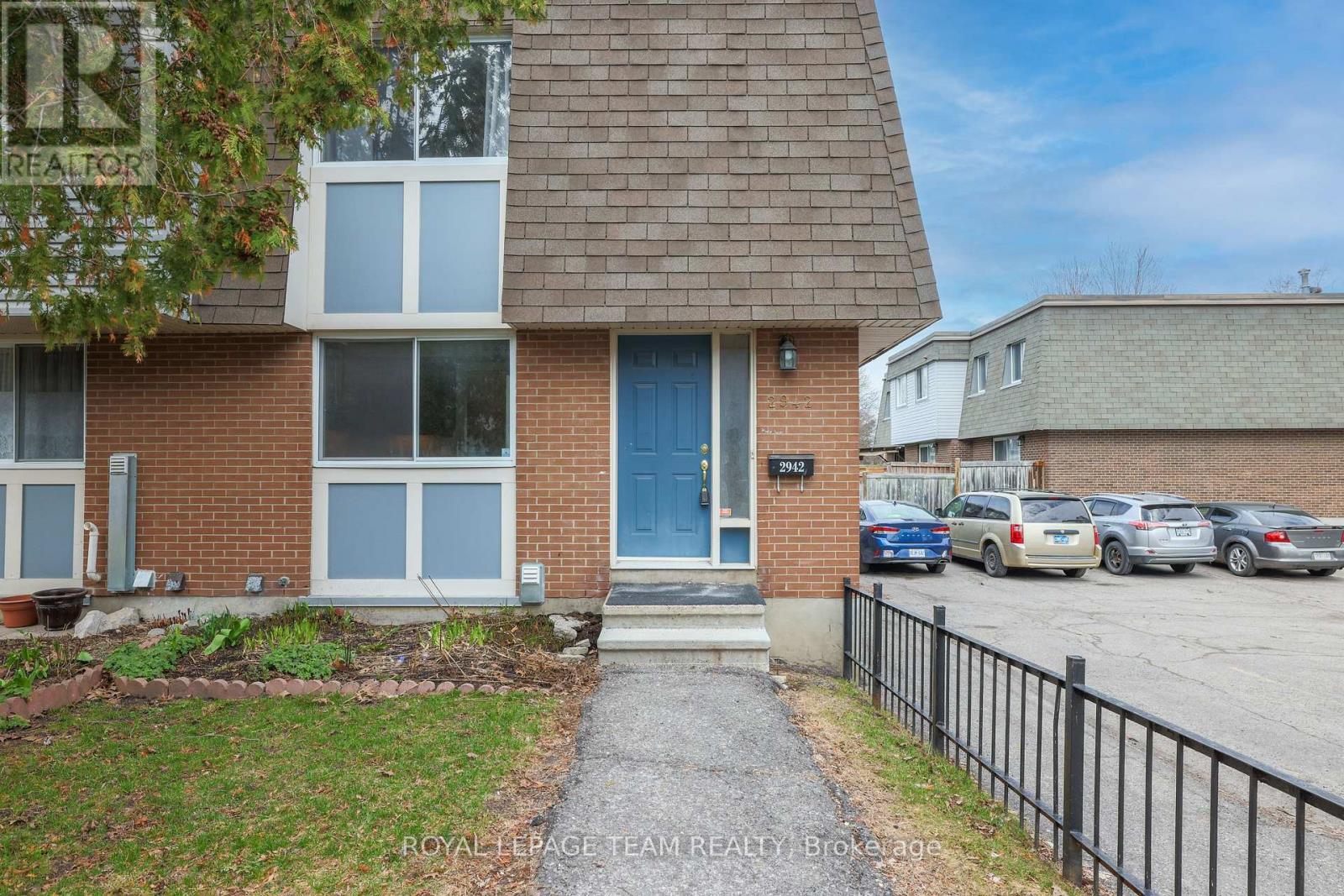 - - 2942 Fairlea Crescent, Ottawa, Ontario  K1V 8T7 - Photo 2 - X13022168