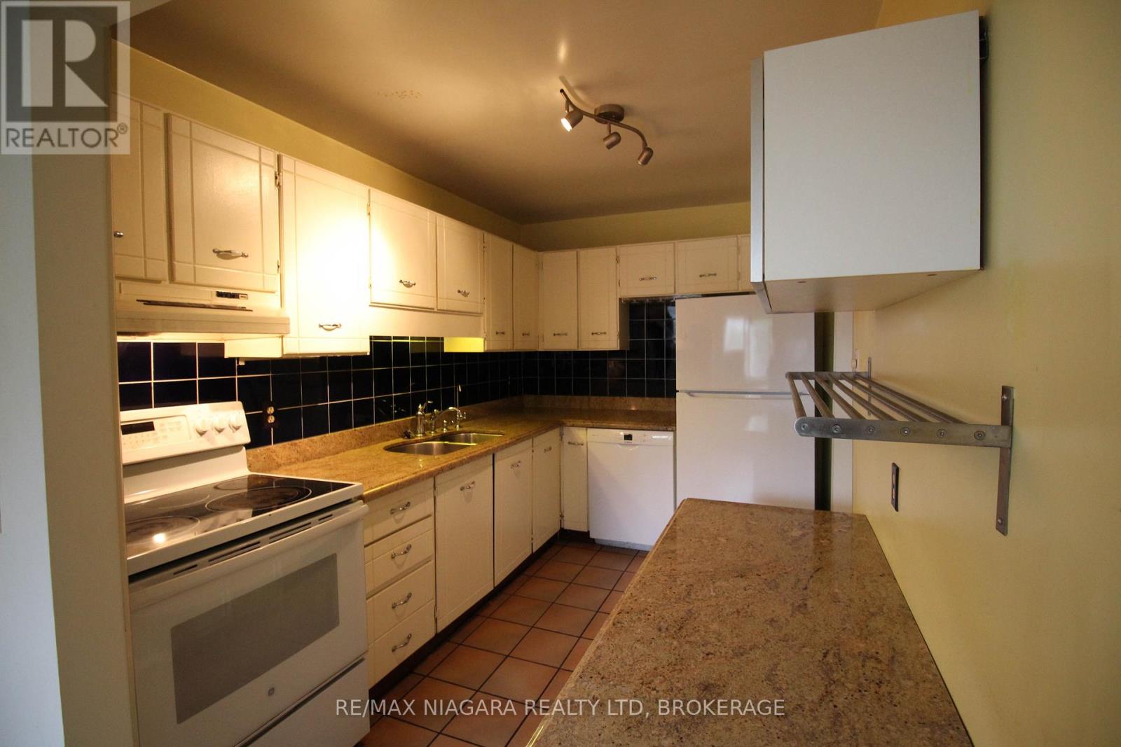 106 - 5095 Pinedale Avenue, Burlington, Ontario  L7L 5K3 - Photo 6 - W13022228