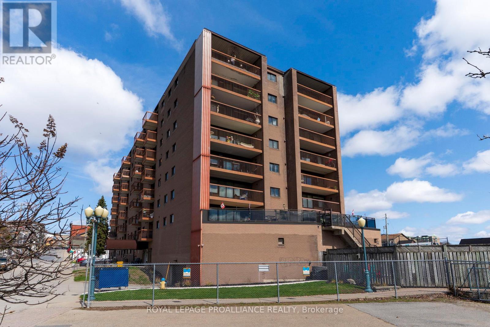 410 - 3 Apple Street, Brockville, Ontario  K6V 4X5 - Photo 1 - X13022088