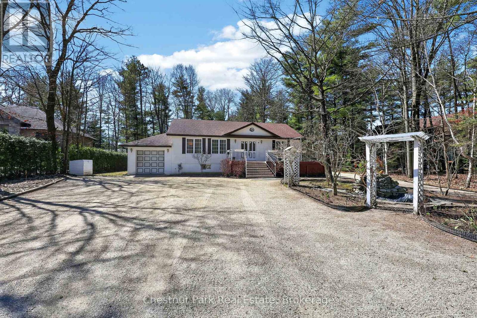 50 Vincent Circle, Tiny, Ontario  L0L 2T0 - Photo 2 - S13022186