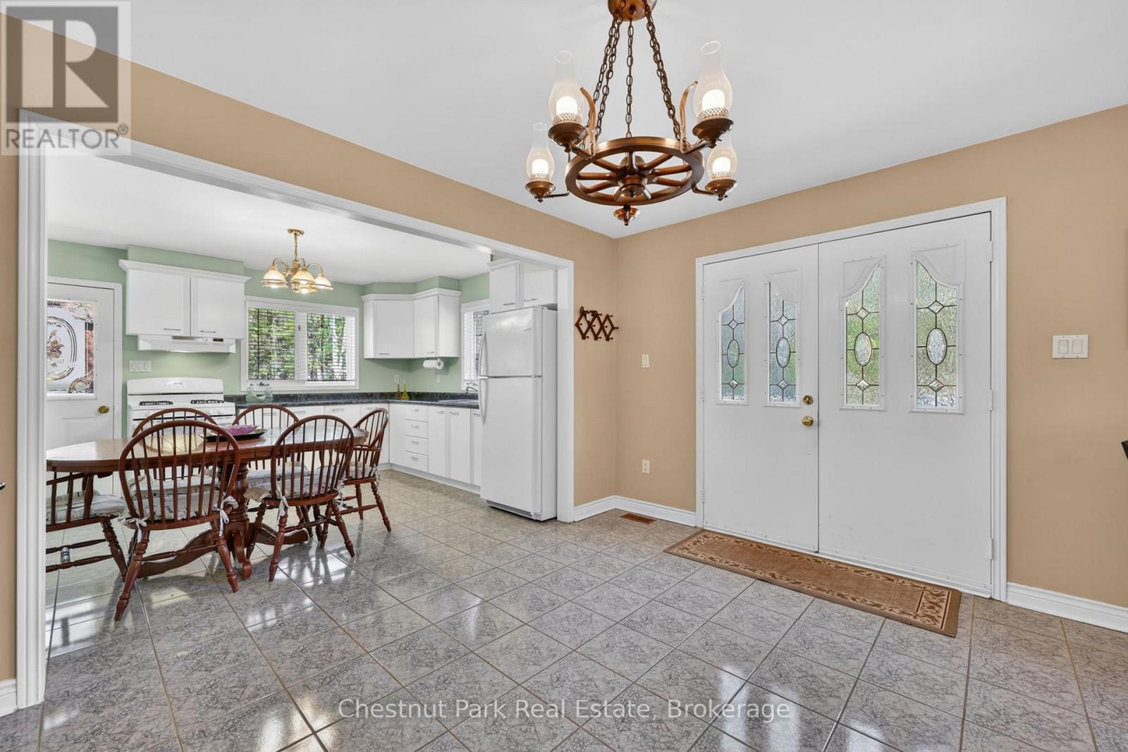 50 Vincent Circle, Tiny, Ontario  L0L 2T0 - Photo 6 - S13022186