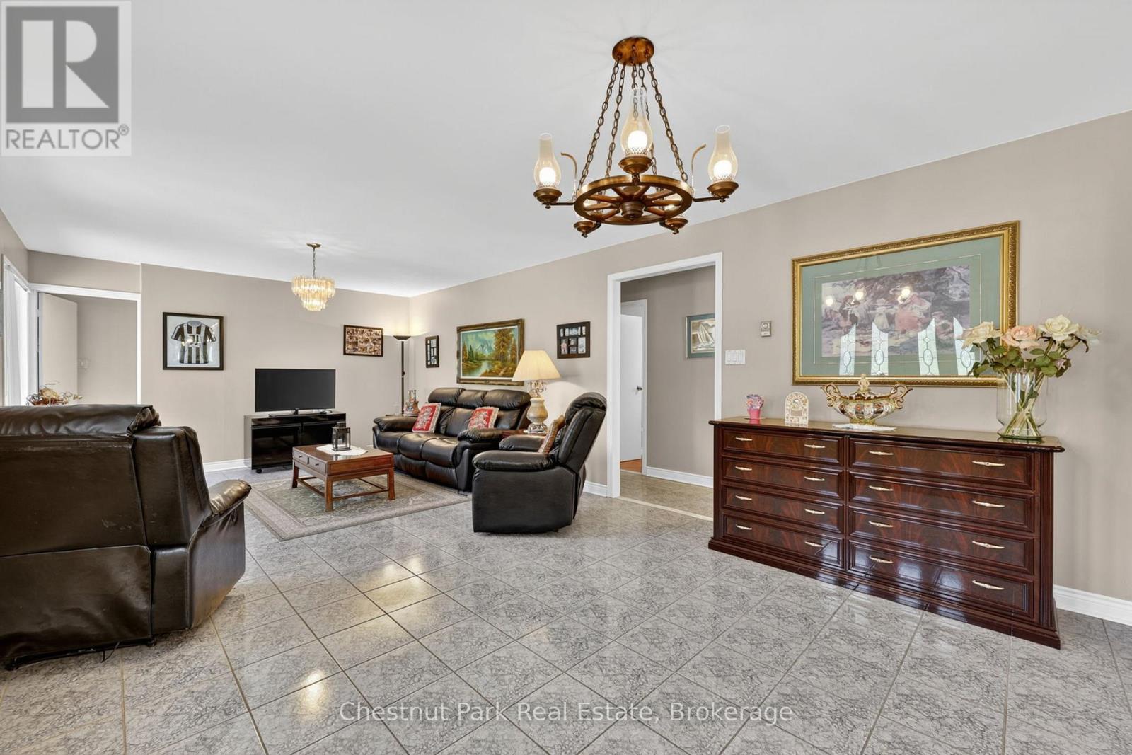 50 Vincent Circle, Tiny, Ontario  L0L 2T0 - Photo 7 - S13022186