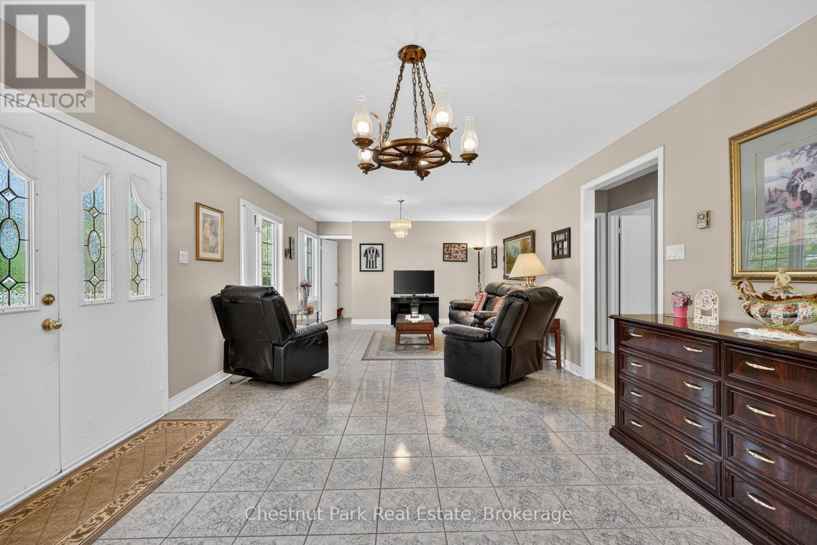 50 Vincent Circle, Tiny, Ontario  L0L 2T0 - Photo 8 - S13022186