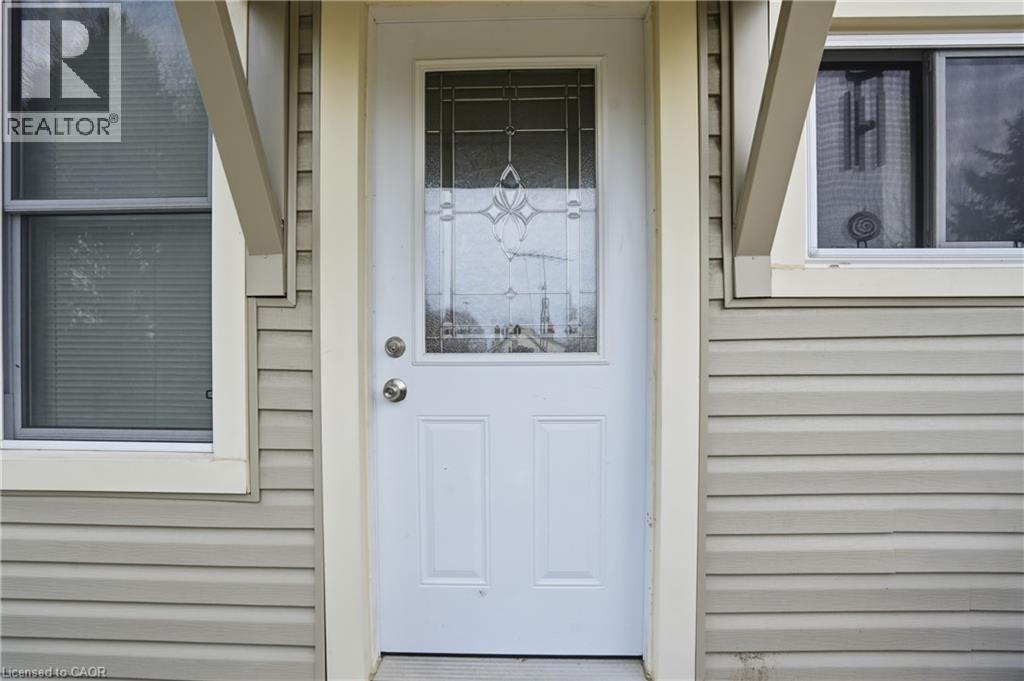 239 York Street, St. Catharines, Ontario  L2R 6G5 - Photo 4 - 40822615