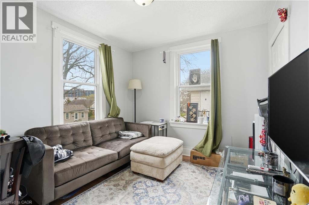 239 York Street, St. Catharines, Ontario  L2R 6G5 - Photo 5 - 40822615