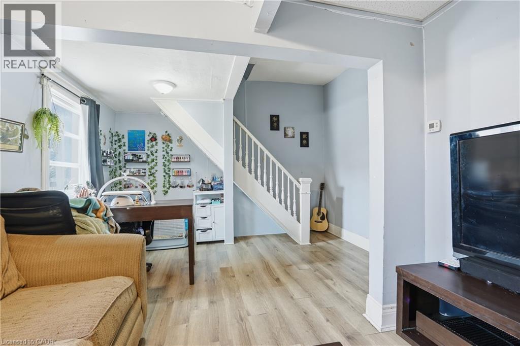 239 York Street, St. Catharines, Ontario  L2R 6G5 - Photo 8 - 40822615