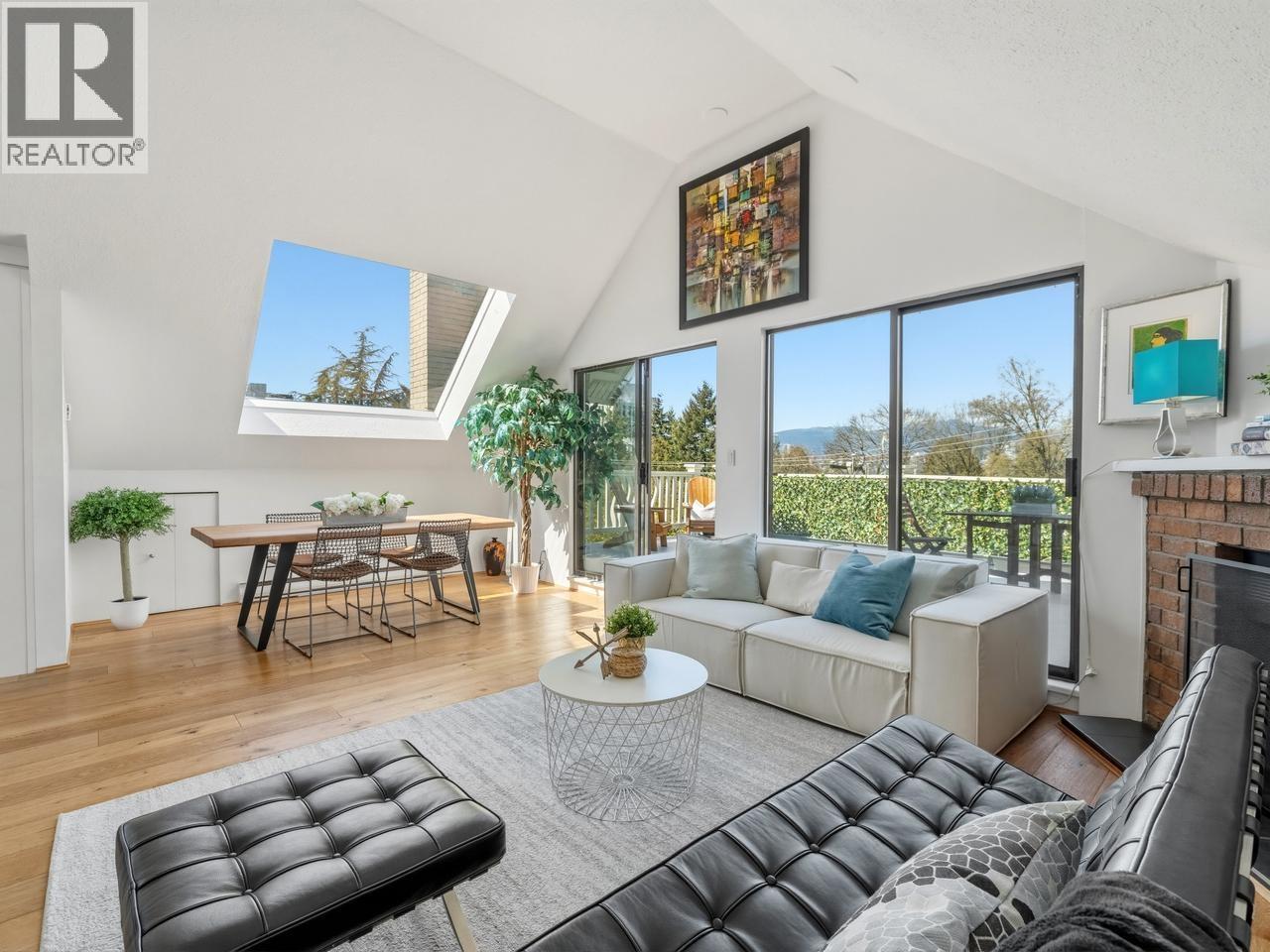 6 335 W 13th Avenue, Vancouver, British Columbia  V5Y 1W2 - Photo 2 - R3113431