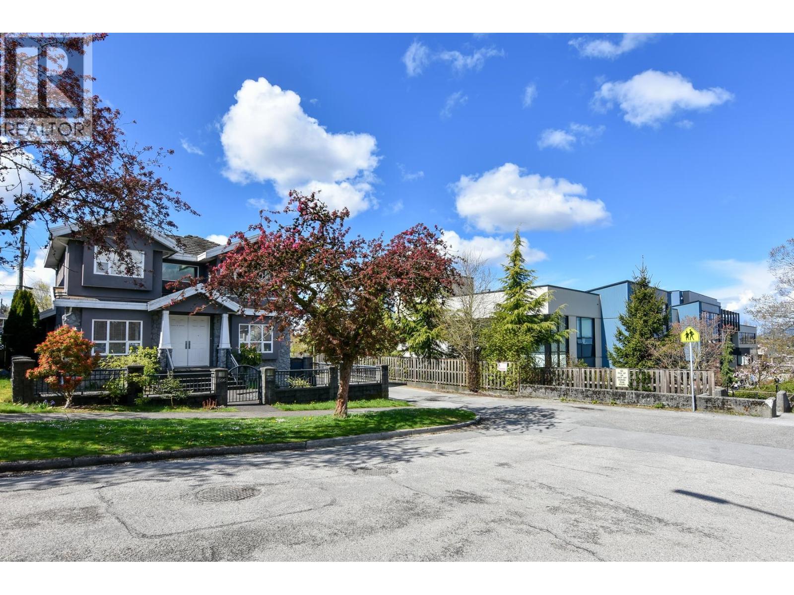 3506 Haida Drive, Vancouver, British Columbia  V5M 3Z4 - Photo 2 - R3113402